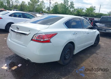 2015 Nissan Altima 2.5 S z USA, uszkodzony, nr VIN 1N4AL3AP1FN367872